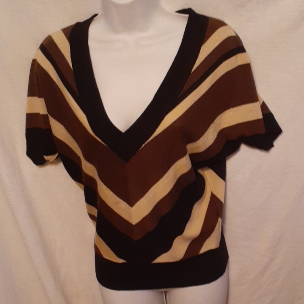 SOLD /$24.00🙂💜 New York Company Top